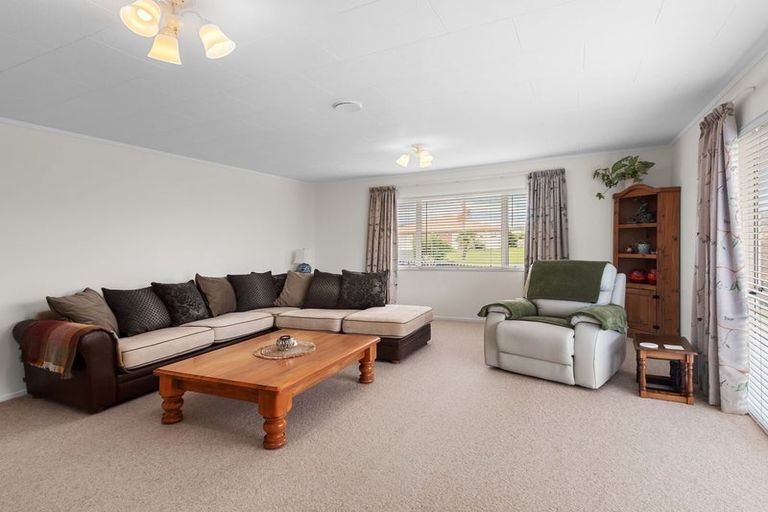Photo of property in 16 Elm Place, Tikipunga, Whangarei, 0112