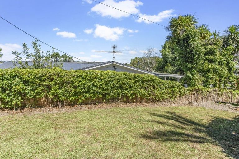 Photo of property in 2/992 Beach Road, Torbay, Auckland, 0630