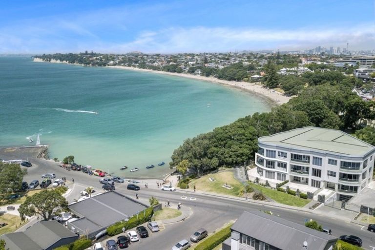 Photo of property in 1/7 The Promenade, Takapuna, Auckland, 0622