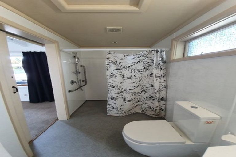 Photo of property in 12 Burrows Place, Ilam, Christchurch, 8041