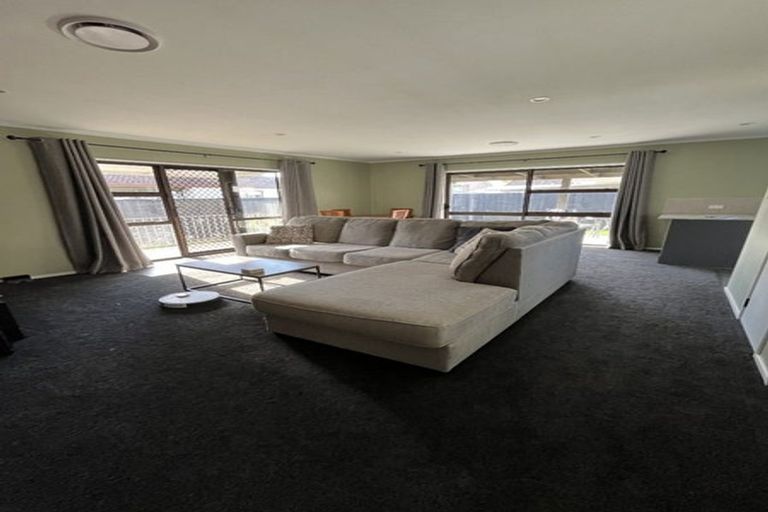 Photo of property in 6 Youngs Road, Papakura, 2110