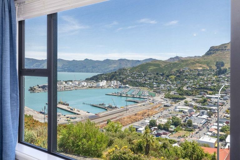Photo of property in 10 Foster Terrace, Lyttelton, 8082