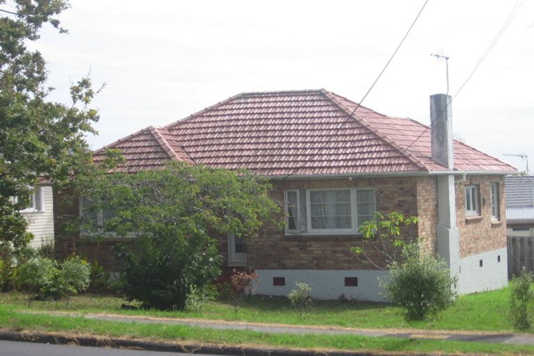 Photo of property in 50 Lynwood Road, New Lynn, Auckland, 0600