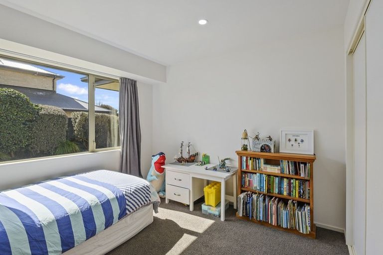 Photo of property in 72 Eastwood Rise, Waimairi Beach, Christchurch, 8083