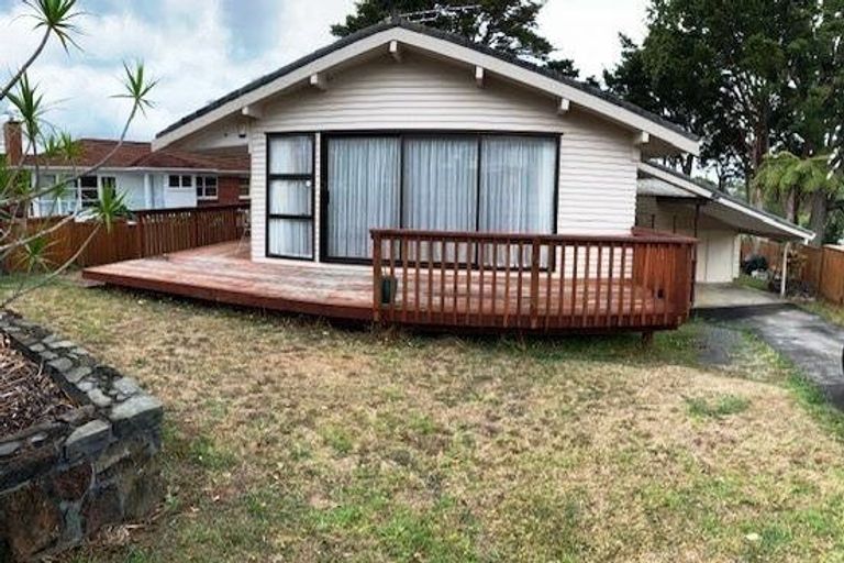 Photo of property in 18 Stanaway Street, Hillcrest, Auckland, 0627