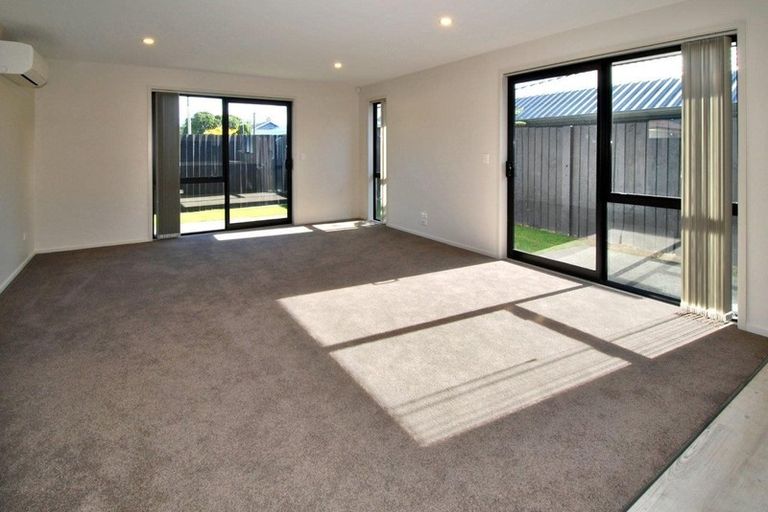 Photo of property in 2/78 Wilsons Road South, Saint Martins, Christchurch, 8022