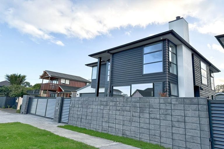 Photo of property in 30b Selwyn Road, Cockle Bay, Auckland, 2014