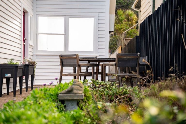 Photo of property in 113 Queens Drive, Lyall Bay, Wellington, 6022