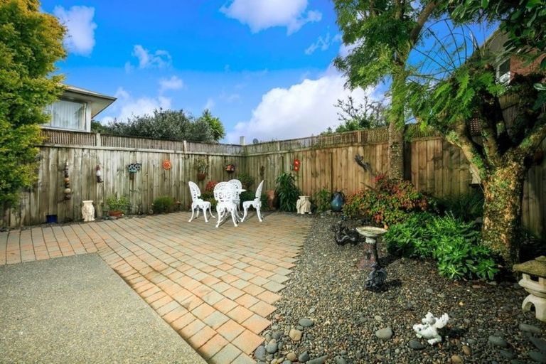 Photo of property in 1/37 Holland Road, Hillcrest, Auckland, 0627