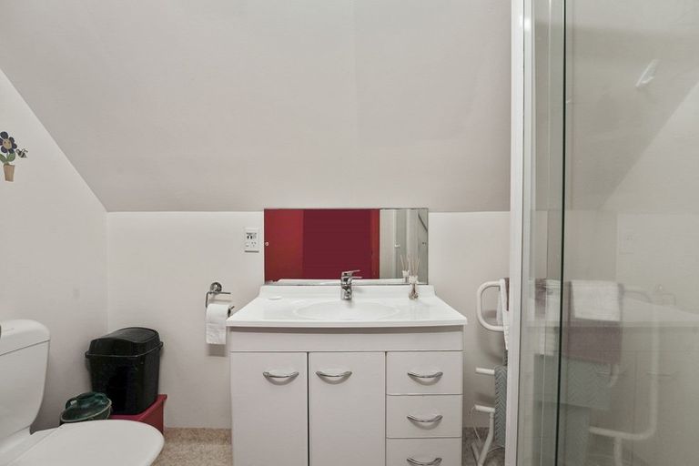 Photo of property in 20 Frimley Terrace, Waikanae Beach, Waikanae, 5036