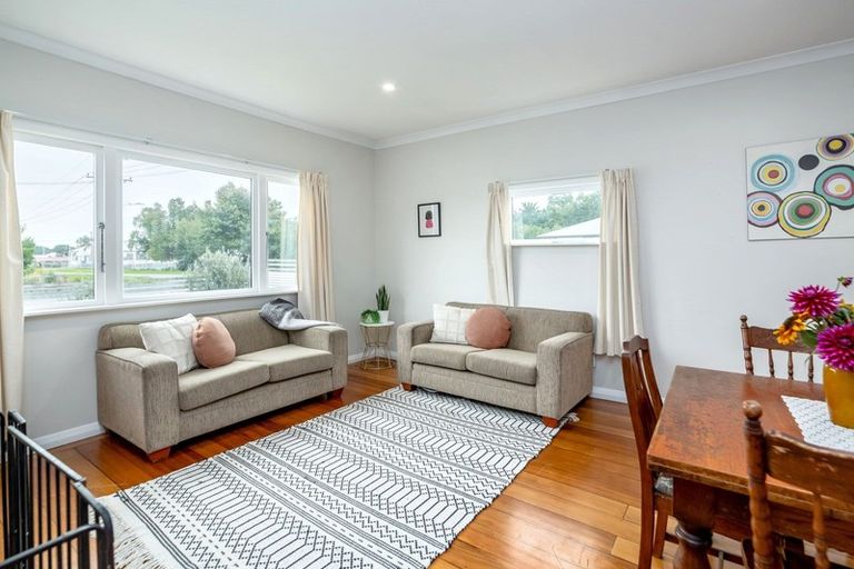 Photo of property in 1 Hayward Street, Featherston, 5710