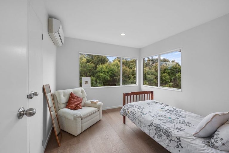 Photo of property in 38 Ravenstone Place, Chatswood, Auckland, 0626