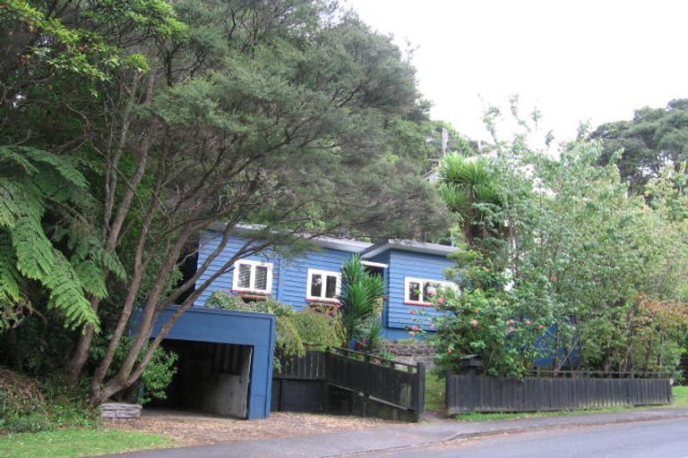 Photo of property in 54 Takahe Road, Titirangi, Auckland, 0604