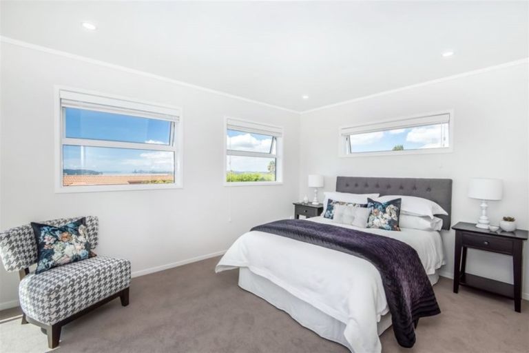 Photo of property in 28a Luckens Road, West Harbour, Auckland, 0618