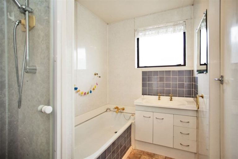 Photo of property in 28 Arran Crescent, Woolston, Christchurch, 8062