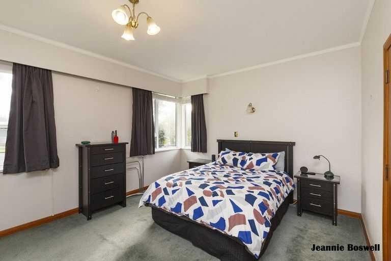 Photo of property in 9 Innes Place, Roslyn, Palmerston North, 4414