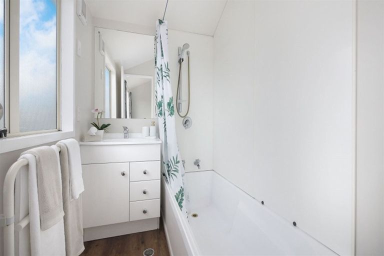 Photo of property in 10 Elmtree Close, Parklands, Christchurch, 8083