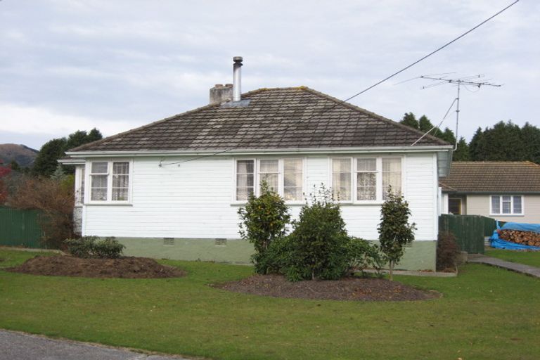 Photo of property in 8 Devon Street, Tapanui, 9522