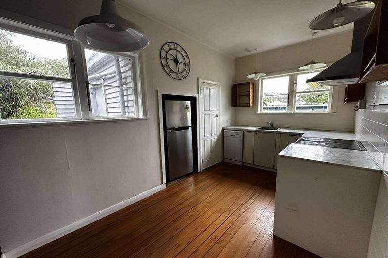 Photo of property in 83 Sunshine Avenue, Karori, Wellington, 6012
