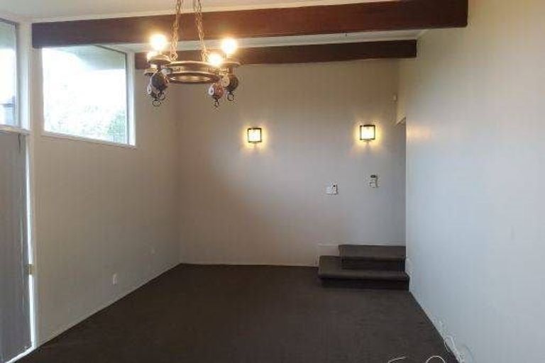 Photo of property in 17 Darnell Crescent, Clover Park, Auckland, 2019