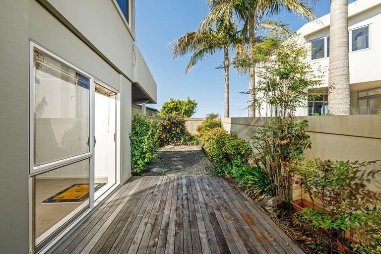 Photo of property in 61b Stanley Road, Stanley Point, Auckland, 0624