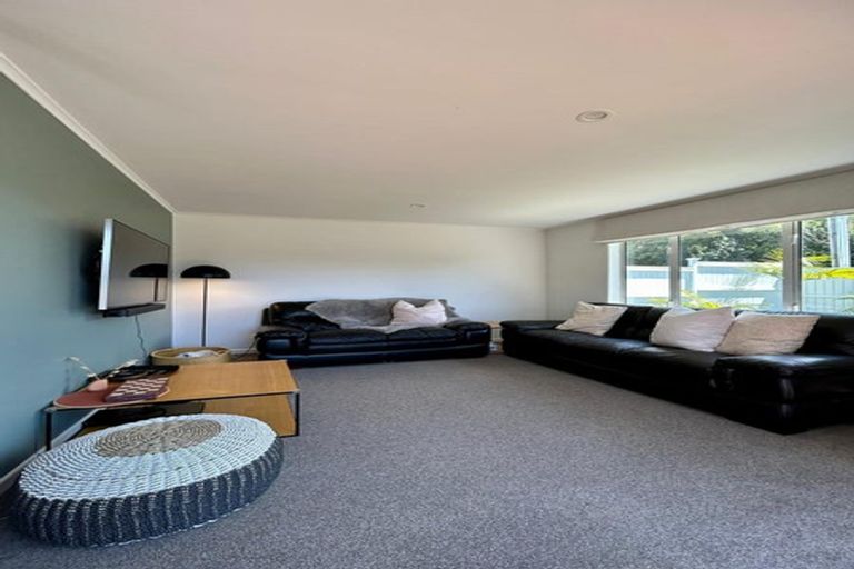 Photo of property in 6 Channel View Road, Campbells Bay, Auckland, 0630