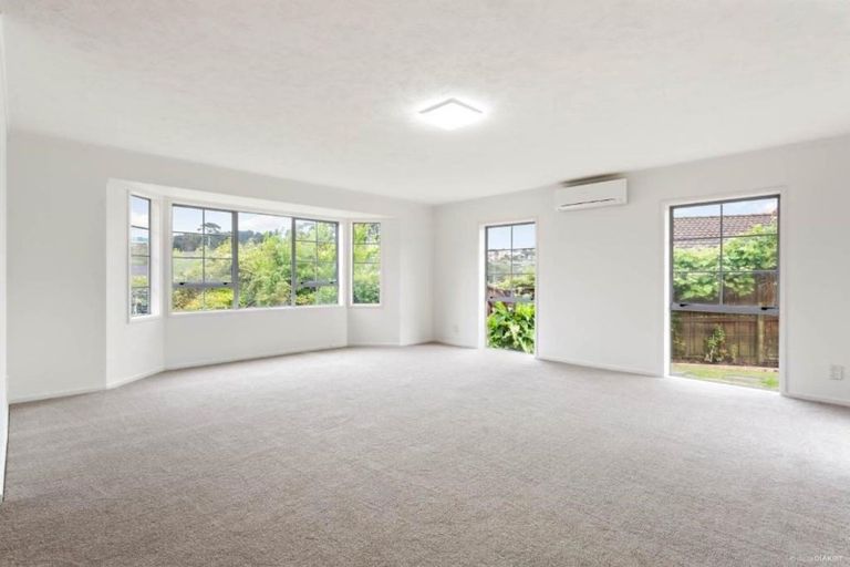 Photo of property in 23 Centorian Drive, Windsor Park, Auckland, 0632