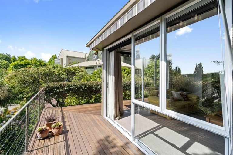 Photo of property in 8 Rhodesvale Terrace, Cashmere, Christchurch, 8022