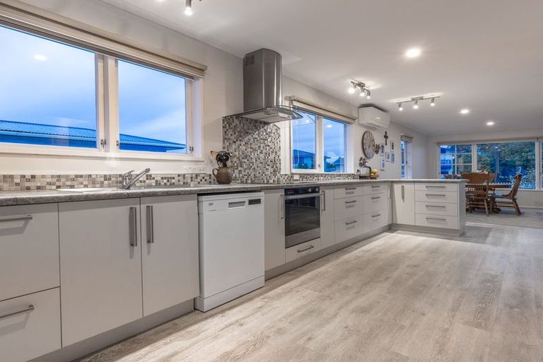 Photo of property in 74 Kennedy Drive, Levin, 5510