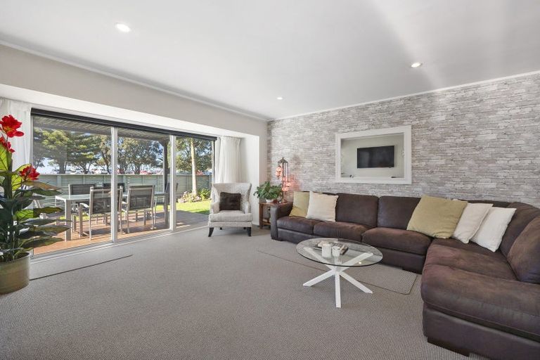 Photo of property in 1/252 Hibiscus Coast Highway, Orewa, 0931