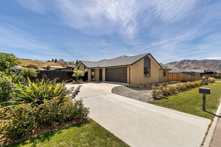 Photo of property in 33 Timsfield Drive, Lake Hawea, Wanaka, 9382