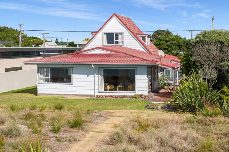 Photo of property in 75 Karewa Parade, Papamoa Beach, Papamoa, 3118