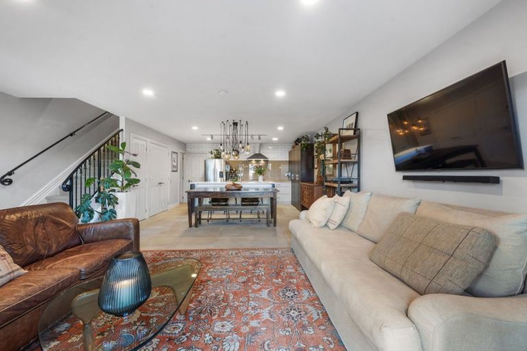 Photo of property in 24 Leneford Drive, East Tamaki, Auckland, 2013