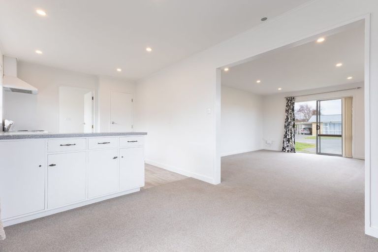 Photo of property in 8 Winiata Place, Otaki, 5512
