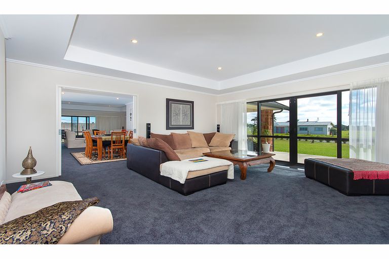 Photo of property in 875 Awhitu Road, Pollok, Waiuku, 2683