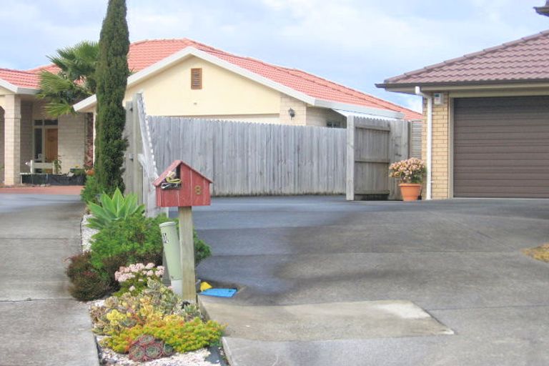 Photo of property in 8 Brosna Place, East Tamaki, Auckland, 2016
