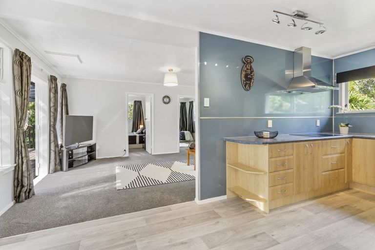 Photo of property in 673 West Coast Road, Oratia, Auckland, 0604