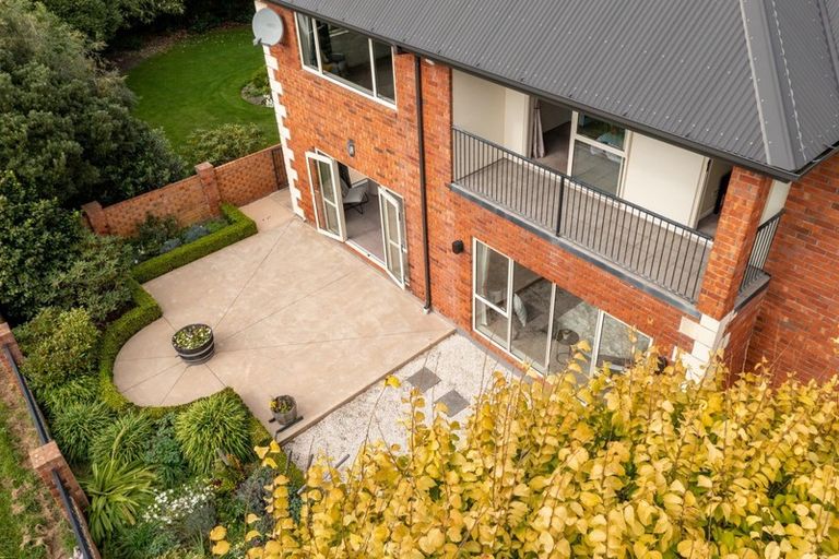 Photo of property in 100 Willowview Drive, Redwood, Christchurch, 8051