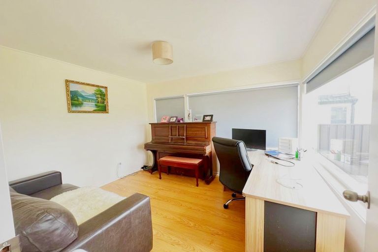 Photo of property in 5 Serrita Avenue, Sunnyhills, Auckland, 2010