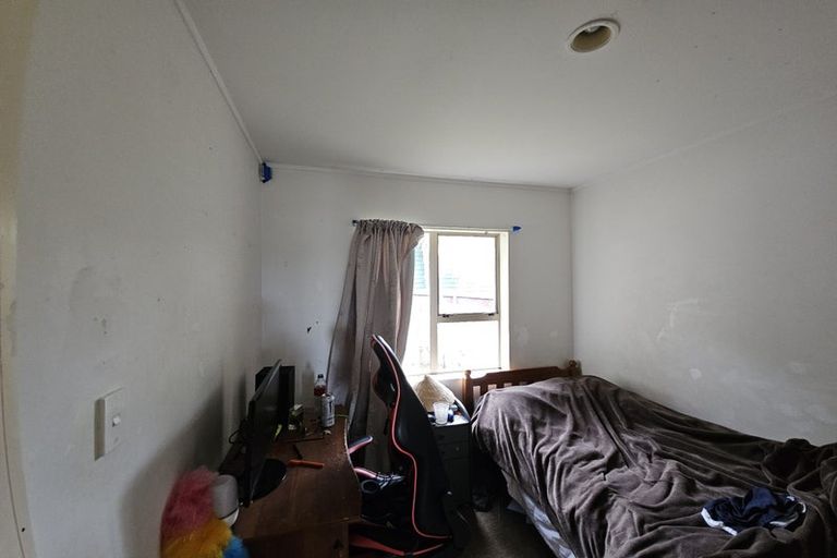 Photo of property in 13b Avonleigh Road, Green Bay, Auckland, 0604