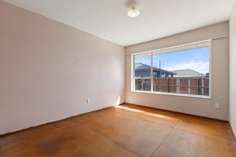 Photo of property in 2/48 Kawau Crescent, Bromley, Christchurch, 8062