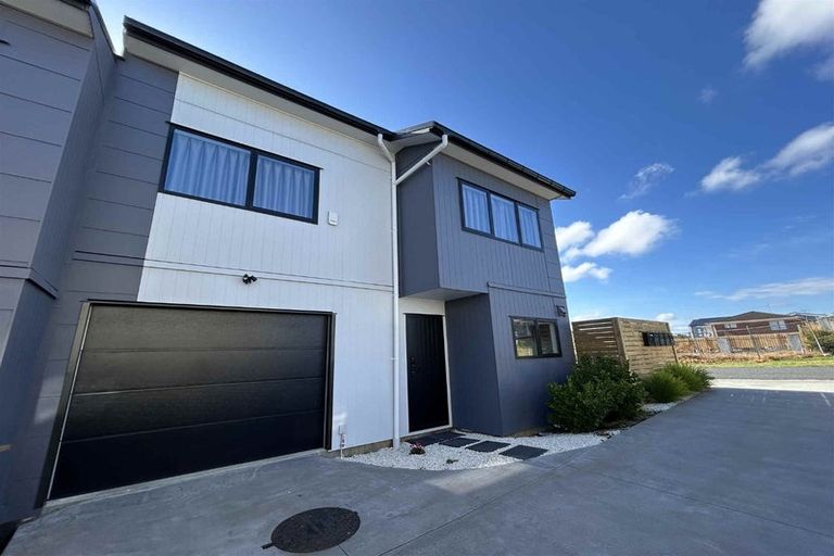 Photo of property in 12a Sea Spray Drive, Bucklands Beach, Auckland, 2012