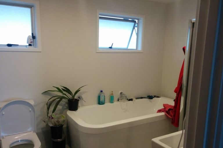 Photo of property in 2/25 Moire Road, Massey, Auckland, 0614