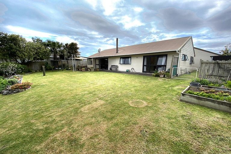 Photo of property in 152 Mayfair Avenue, Whangamata, 3620