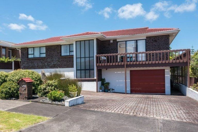 Photo of property in 2/3 Howe Street, Howick, Auckland, 2014
