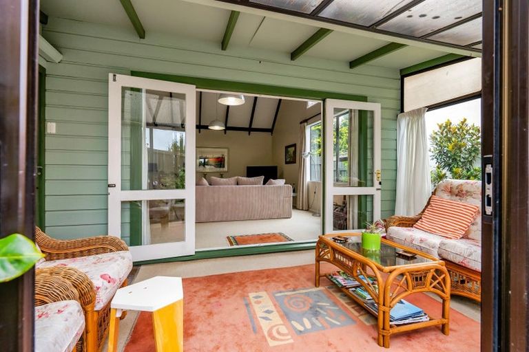 Photo of property in 9a Tamati Place, Merrilands, New Plymouth, 4312