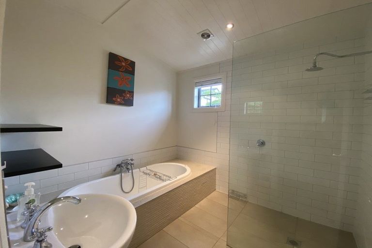 Photo of property in 6 Farrant Drive, Wanaka, 9305