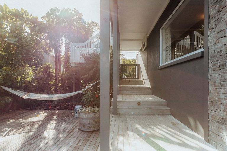 Photo of property in 22 Melandra Road, Stanmore Bay, Whangaparaoa, 0932