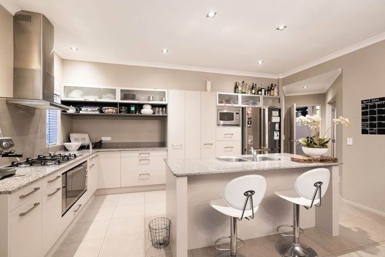 Photo of property in 5 Chateau Rise, Flat Bush, Auckland, 2016