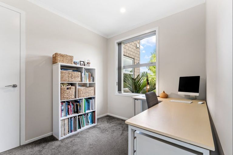 Photo of property in 28 Laly Haddon Place, Matakana, Warkworth, 0985